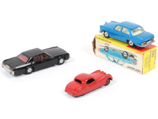 Lot 266 - DINKY TOYS (GB) (3)