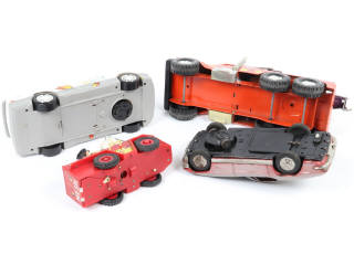Lot 61 - DIVERS (4)
