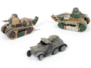 Lot 272 - DIVERS (3)