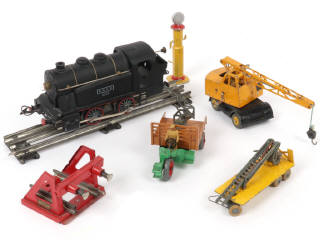 Lot 283 - DIVERS (12)