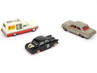 Lot 275 - DIVERS (3)