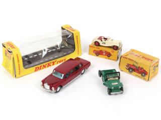 Lot 267 - DINKY TOYS (GB) (3)