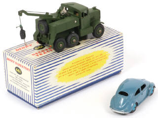 Lot 265 - DINKY TOYS (GB) (2)