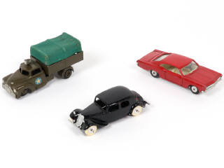 Lot 274 - DIVERS (3)