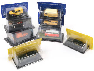 Lot 90 - DIVERS (8)