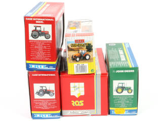 Lot 115 - DIVERS (5)