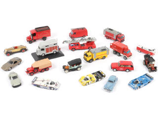 Lot 131 - DIVERS (19)