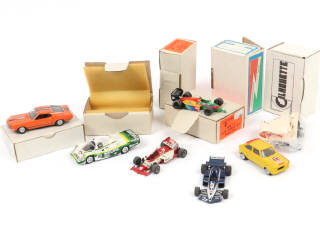 Lot 116 - DIVERS (6)