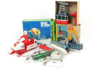 Lot 108 - DIVERS (4)