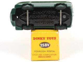 Lot 216 - DINKY TOYS (FRANCE) (1)