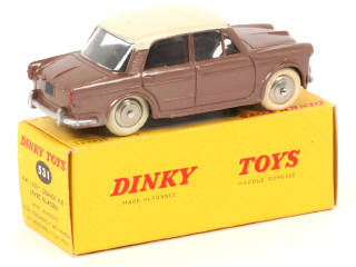 Lot 230 - DINKY TOYS (FRANCE) (1)