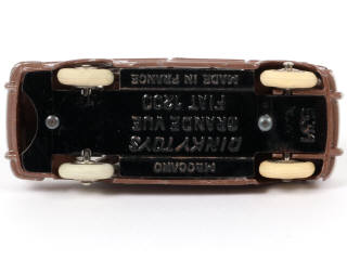 Lot 230 - DINKY TOYS (FRANCE) (1)