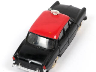 Lot 215 - DINKY TOYS (FRANCE) (1)