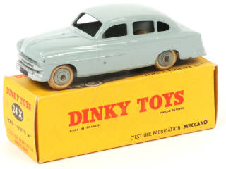Lot 213 - DINKY TOYS (FRANCE) (1)