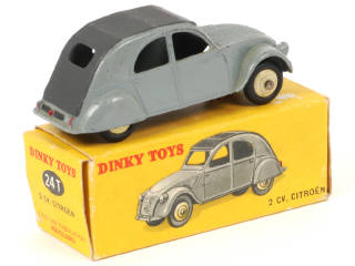 Lot 211 - DINKY TOYS (FRANCE) (1)
