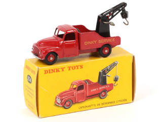 Lot 220 - DINKY TOYS (FRANCE) (1)