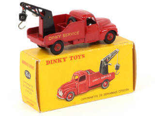 Lot 220 - DINKY TOYS (FRANCE) (1)