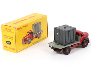 Lot 219 - DINKY TOYS (FRANCE) (1)
