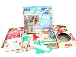 Lot 71 - DIVERS (2)