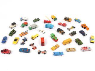 Lot 320 - DIVERS (36)