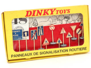 Lot 232 - DINKY TOYS (FRANCE) (1)