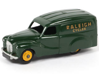 Lot 140 - DINKY TOYS (GB) (1)