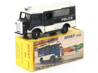 Lot 229 - DINKY TOYS (FRANCE) (1)