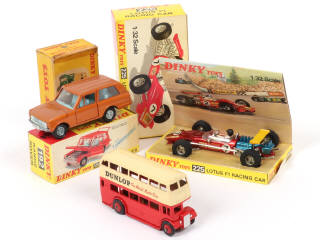 Lot 175 - DINKY TOYS (GB) (3)