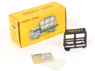 Lot 216 - DINKY TOYS (FRANCE) (2)