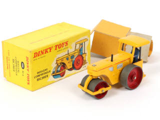 Lot 236 - DINKY TOYS (FRANCE) (1)