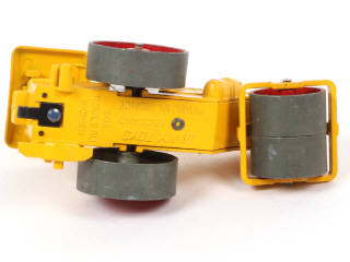 Lot 236 - DINKY TOYS (FRANCE) (1)