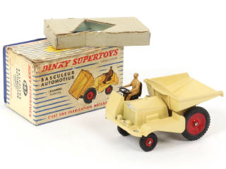Lot 238 - DINKY TOYS (FRANCE) (1)