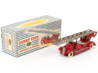 Lot 214 - DINKY TOYS (FRANCE) (1)