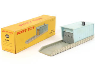 Lot 220 - DINKY TOYS (FRANCE) (1)
