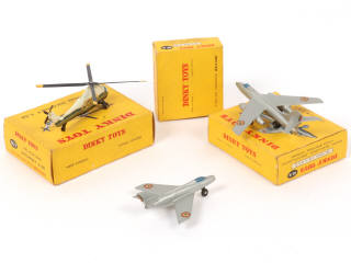 Lot 251 - DINKY TOYS (FRANCE) (3)