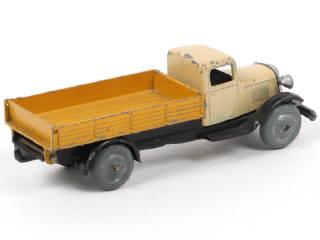 Lot 203 - DINKY TOYS (FRANCE) (1)