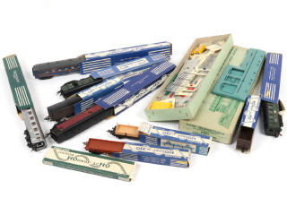 Lot 22 - HORNBY 'HO' (10)