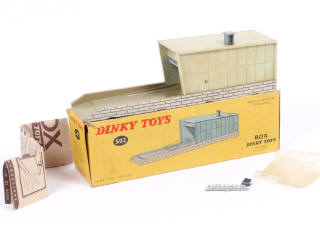 Lot 171 - DINKY TOYS (FRANCE) (1)