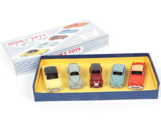 Lot 121 - DINKY TOYS (FRANCE) (6)