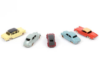 Lot 121 - DINKY TOYS (FRANCE) (6)