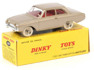 Lot 196 - DINKY TOYS (FRANCE) (1)