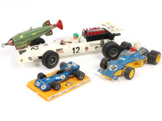 Lot 29 - DIVERS (4)