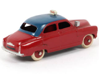 Lot 144 - DINKY TOYS (FRANCE) (1)