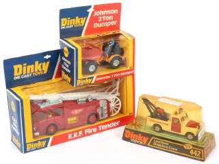 Lot 79 - DINKY TOYS (GB) (3)