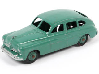 Lot 139 - DINKY TOYS (FRANCE) (1)