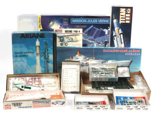 Lot 29 - DIVERS (14)