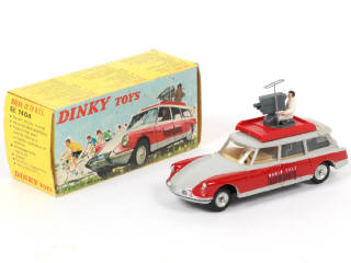 Lot 382 - DINKY TOYS (FRANCE) (1)