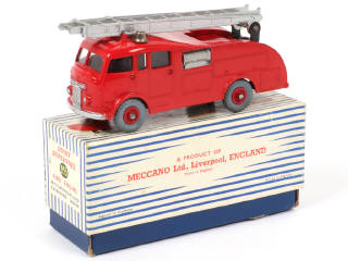 Lot 483 - DINKY TOYS (GB) (1)