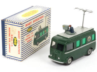 Lot 481 - DINKY TOYS (GB) (1)