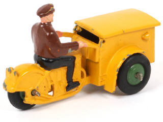 Lot 287 - DINKY TOYS (FRANCE) (1)